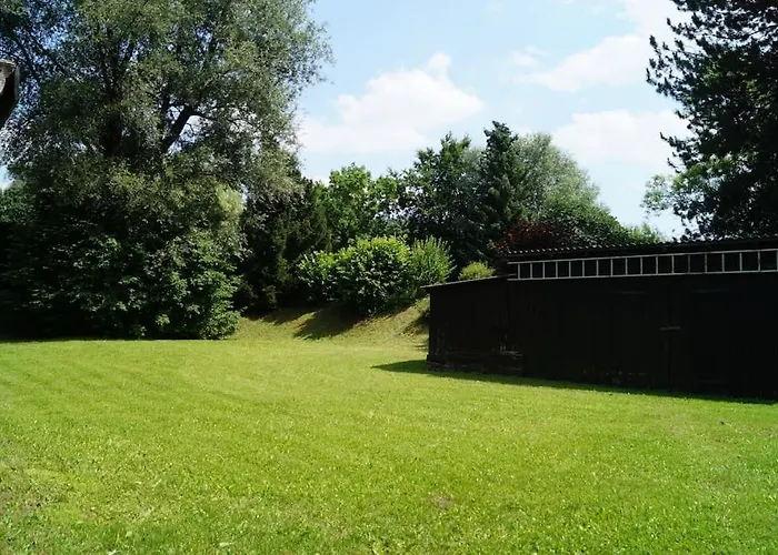 Idylisches Cottage Mit Reh
